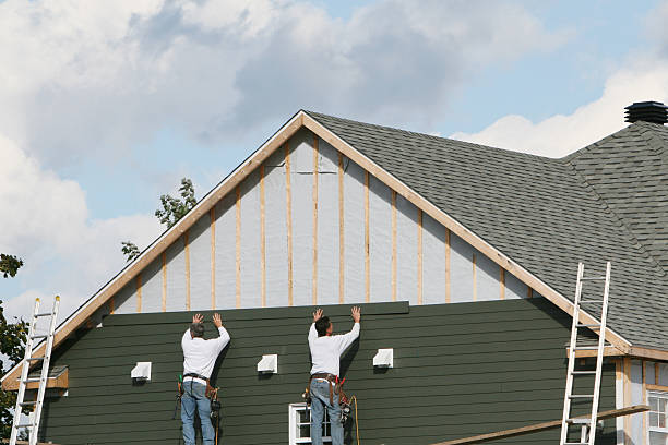 Professional Emergency Siding Repair technician working in Chesterland, OH